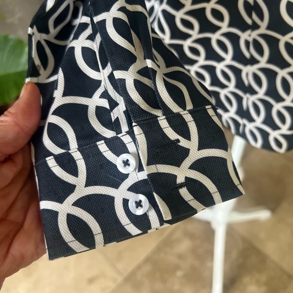 Chicos, ladies US size 8, long sleeve, black and white blouse perfect condition - Picture 9 of 12